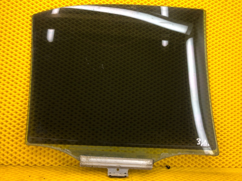 Стекло двери Mercedes-Benz E-Class 15.04.1998 W210