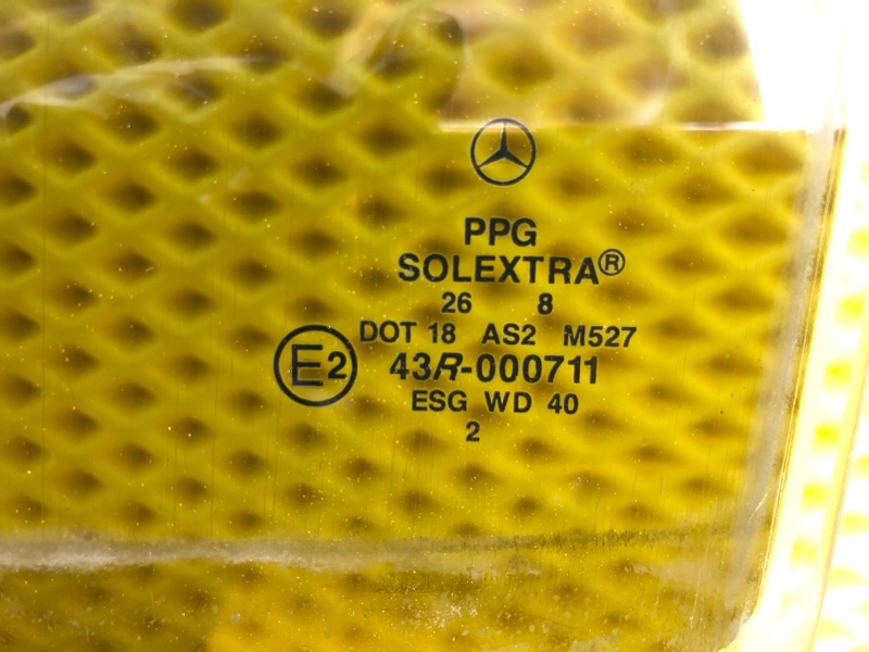 Стекло двери Mercedes-Benz E-Class 15.04.1998 W210