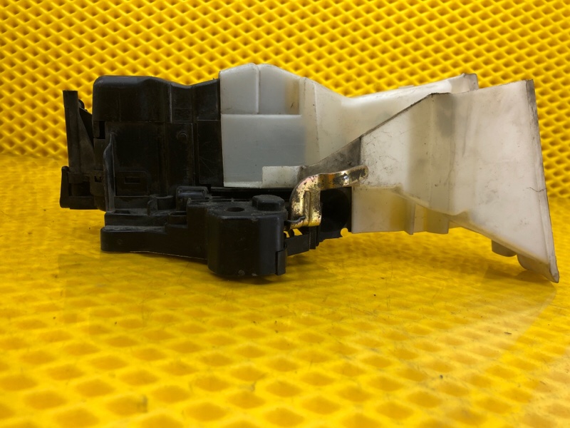 Замок двери Mercedes-Benz E-Class 15.04.1998 W210