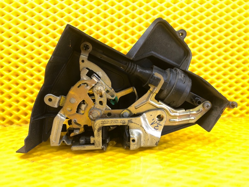 Замок двери Mercedes-Benz E-Class 15.04.1998 W210