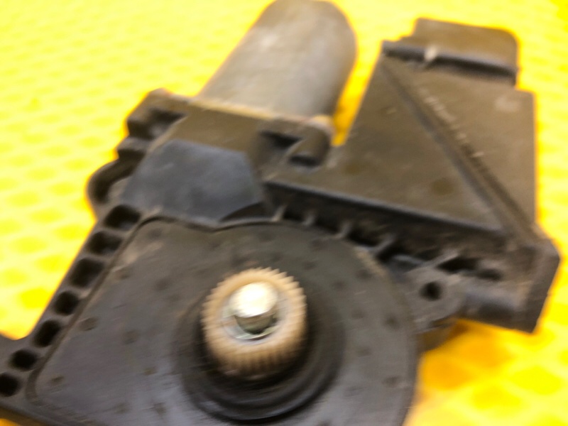 Моторчик стеклоподъемника Mercedes-Benz E-Class 15.04.1998 W210