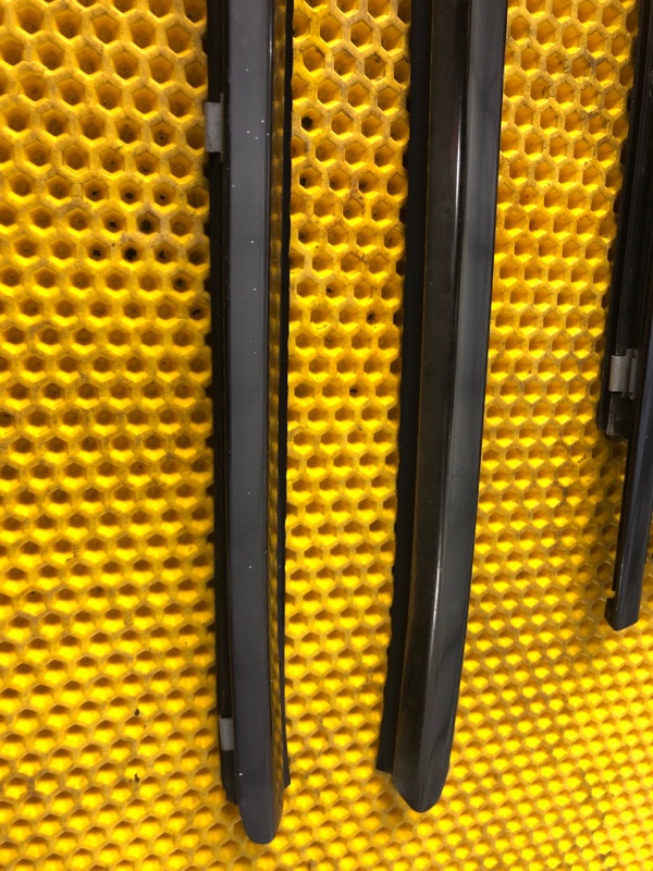 Молдинг стекла Mercedes-Benz E-Class 15.04.1998 W210