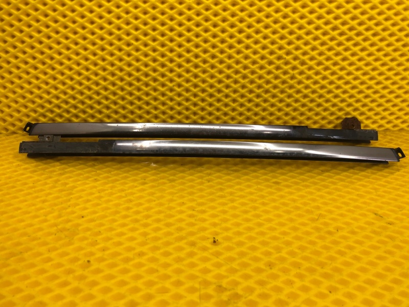 Направляющая двери Mercedes-Benz E-Class 15.04.1998 W210