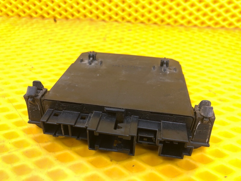 Блок управления двери Mercedes-Benz E-Class 15.04.1998 W210