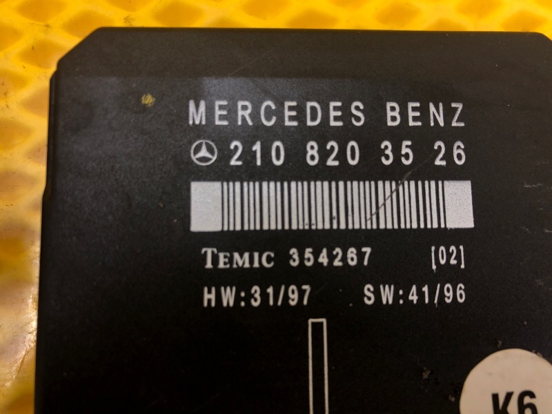 Блок управления двери Mercedes-Benz E-Class 15.04.1998 W210
