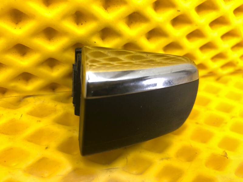 Ручка двери внешняя Mercedes-Benz E-Class 15.04.1998 W210