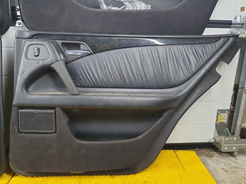 Обшивка двери (карта) Mercedes-Benz E-Class 15.04.1998 W210