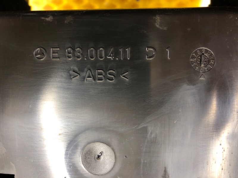 Подлокотник+центральная консоль Mercedes-Benz E-Class 15.04.1998 W210