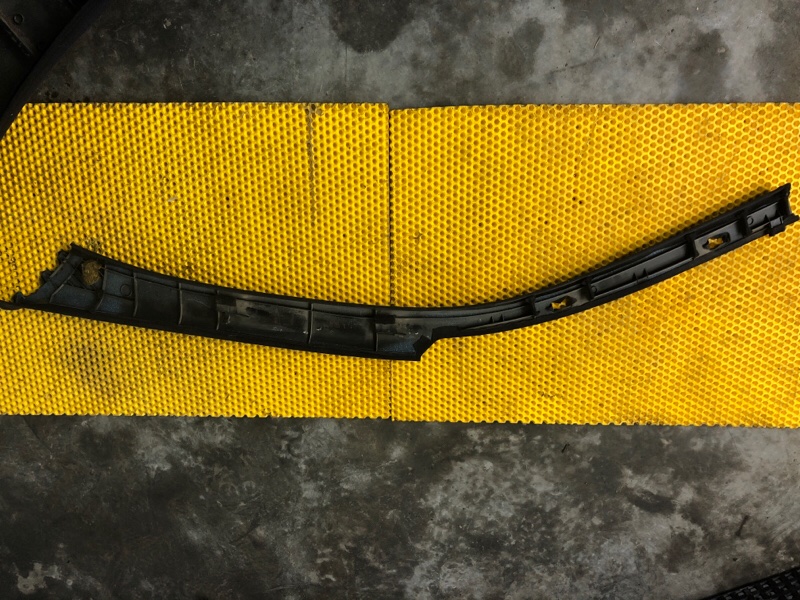 Обшивка передней стойки правая Mercedes-Benz E-Class 15.04.1998 W210