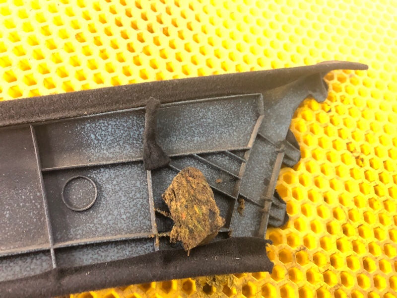 Обшивка передней стойки правая Mercedes-Benz E-Class 15.04.1998 W210