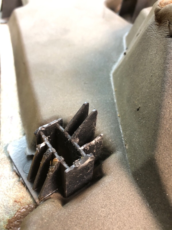 Обшивка стойки задней правой Mercedes-Benz E-Class 15.04.1998 W210