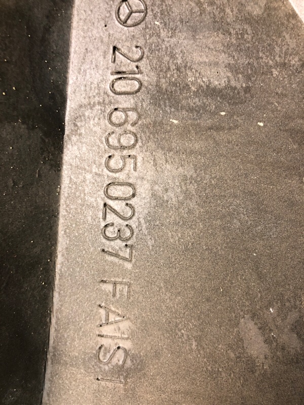 Обшивка стойки задней правой Mercedes-Benz E-Class 15.04.1998 W210