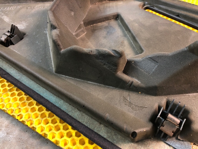 Обшивка стойки задней левой Mercedes-Benz E-Class 15.04.1998 W210