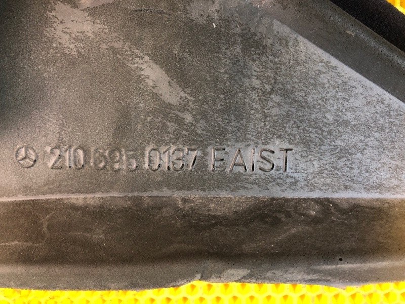 Обшивка стойки задней левой Mercedes-Benz E-Class 15.04.1998 W210