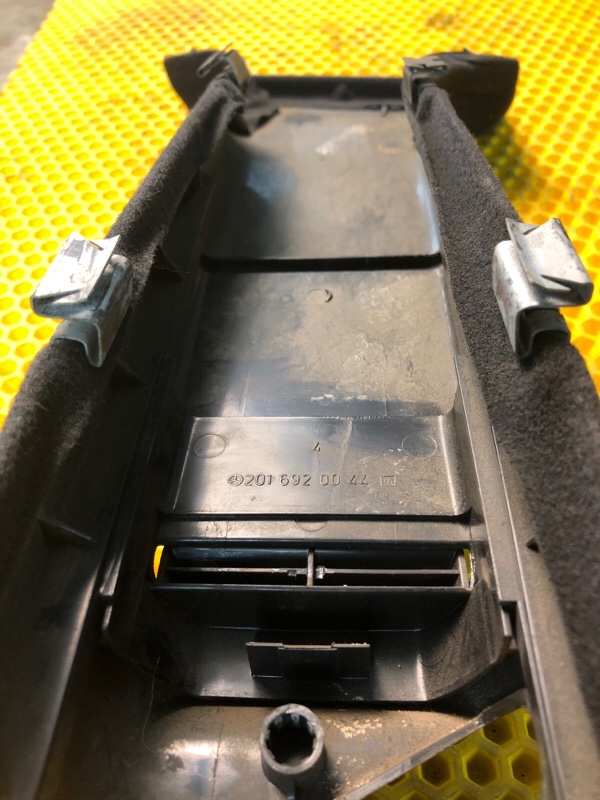 Обшивка центральной стойки правая Mercedes-Benz E-Class 15.04.1998 W210