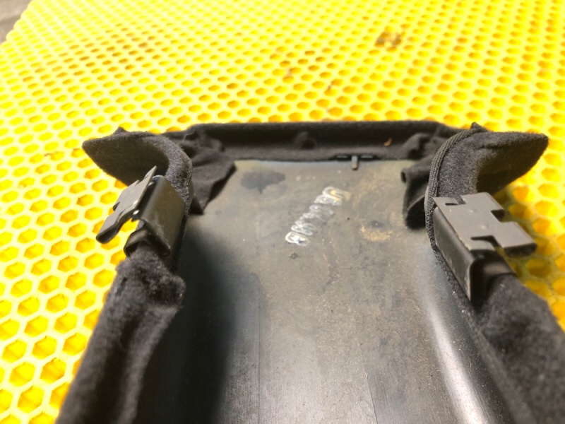 Обшивка центральной стойки правая Mercedes-Benz E-Class 15.04.1998 W210