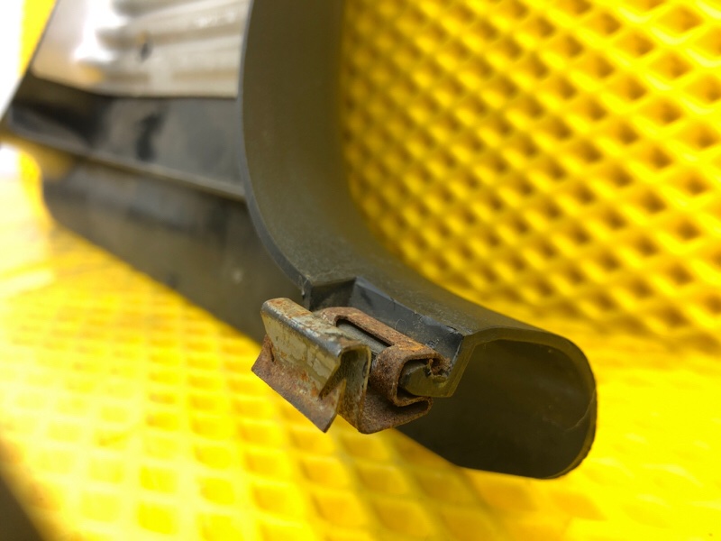 Обшивка стойки правой средняя нижняя Mercedes-Benz E-Class 15.04.1998 W210