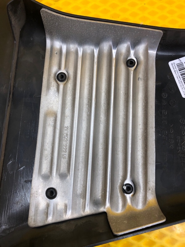 Обшивка стойки правой средняя нижняя Mercedes-Benz E-Class 15.04.1998 W210