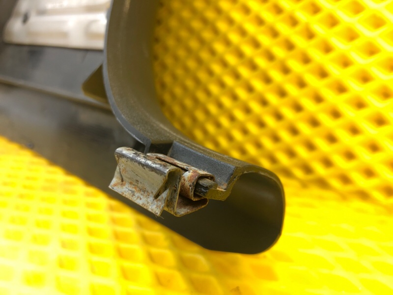 Обшивка стойки левой средняя нижняя Mercedes-Benz E-Class 15.04.1998 W210