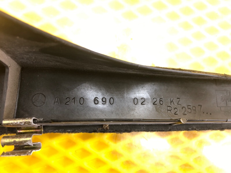 Накладка порога задняя правая Mercedes-Benz E-Class 15.04.1998 W210