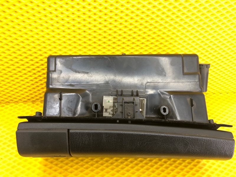 Бардачок Mercedes-Benz E-Class 15.04.1998 W210