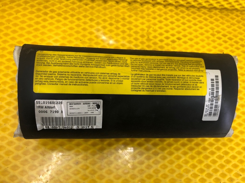 Подушка безопасности пассажира Mercedes-Benz E-Class 15.04.1998 W210