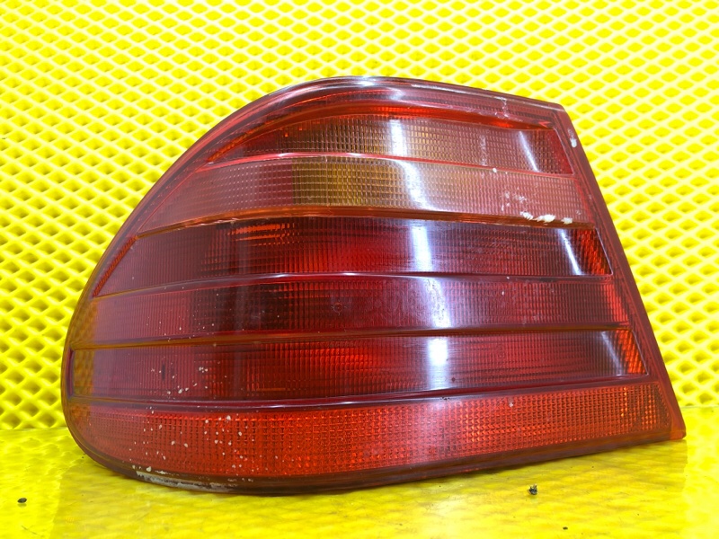 Фонарь Mercedes-Benz E-Class 15.04.1998 W210