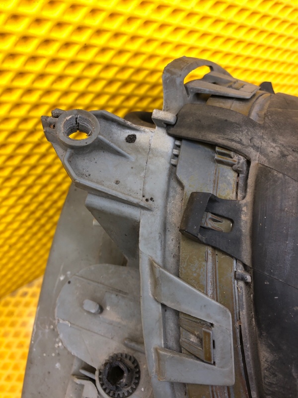 Фара левая Mercedes-Benz E-Class 15.04.1998 W210