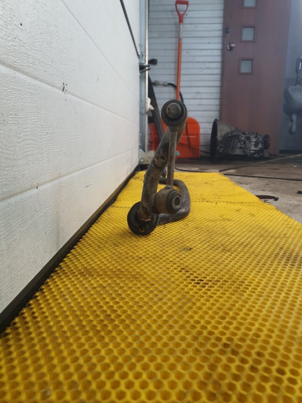 Стабилизатор Mercedes-Benz E-Class 15.04.1998 W210