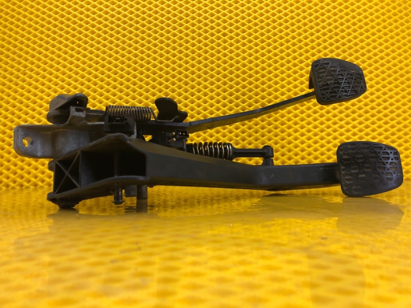 Педальный узел Mercedes-Benz E-Class 15.04.1998 W210