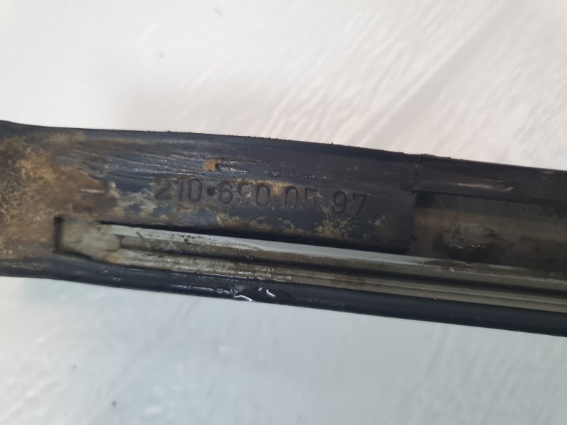 Молдинг крыши Mercedes-Benz E-Class 15.04.1998 W210