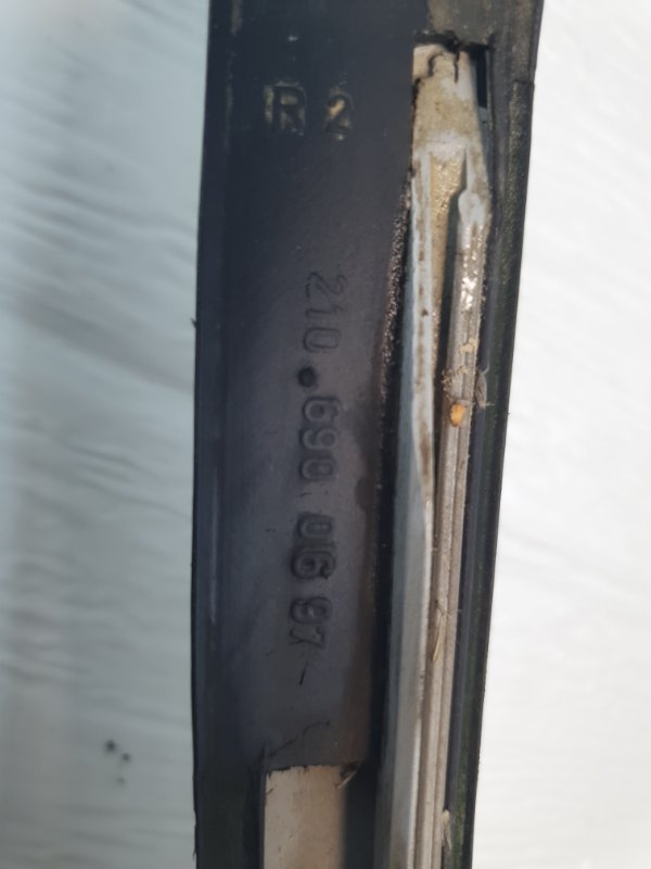 Молдинг крыши Mercedes-Benz E-Class 15.04.1998 W210