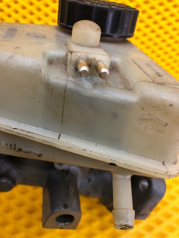 Главный тормозной цилиндр Mercedes-Benz E-Class 15.04.1998 W210