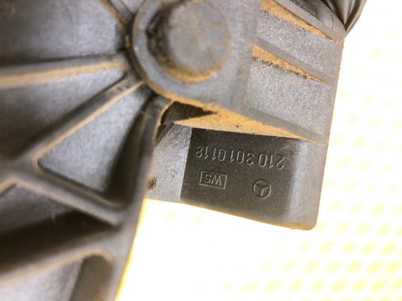 Педаль газа Mercedes-Benz E-Class 15.04.1998 W210