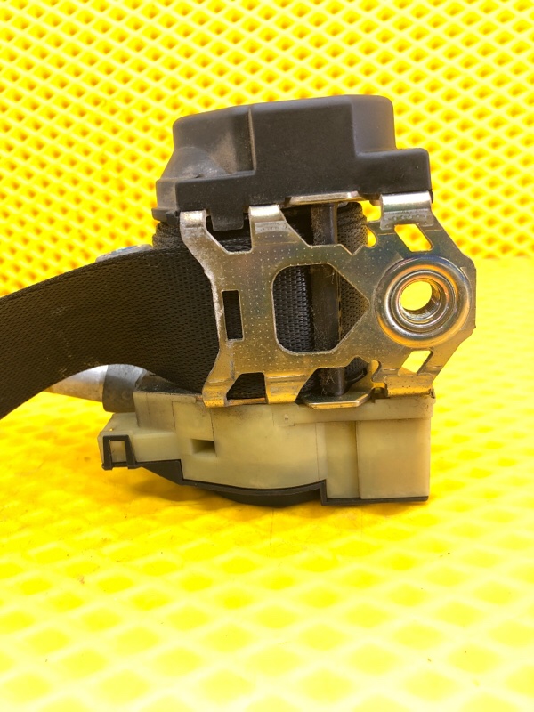 Ремень безопасности передний правый Mercedes-Benz E-Class 15.04.1998 W210