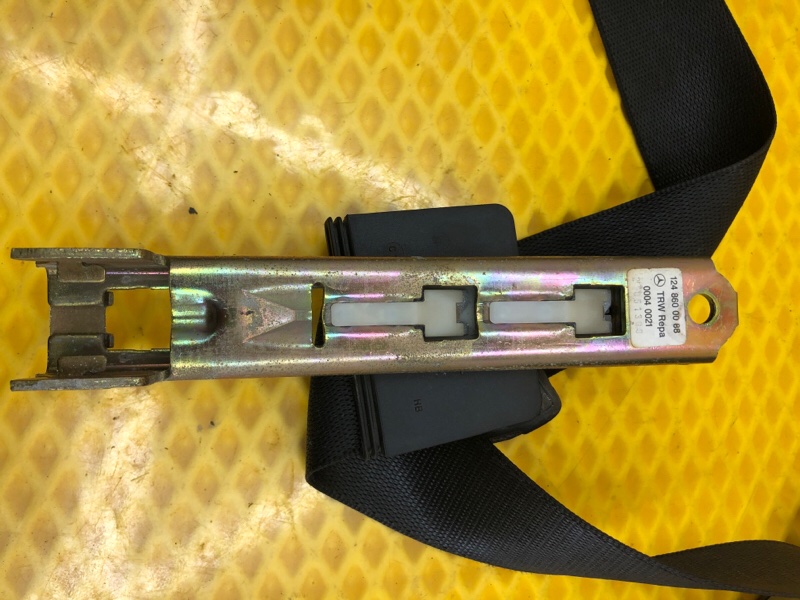 Ремень безопасности передний правый Mercedes-Benz E-Class 15.04.1998 W210