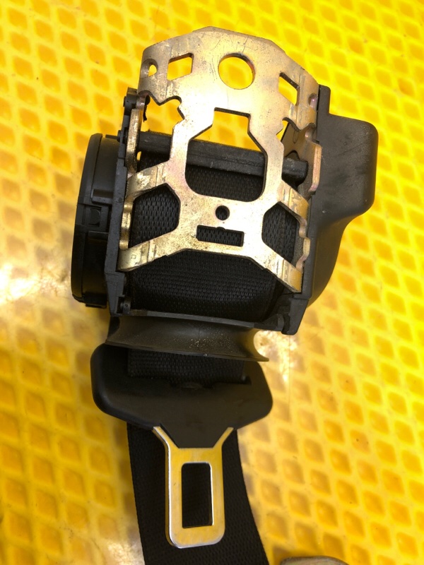 Ремень безопасности задний левый Mercedes-Benz E-Class 15.04.1998 W210