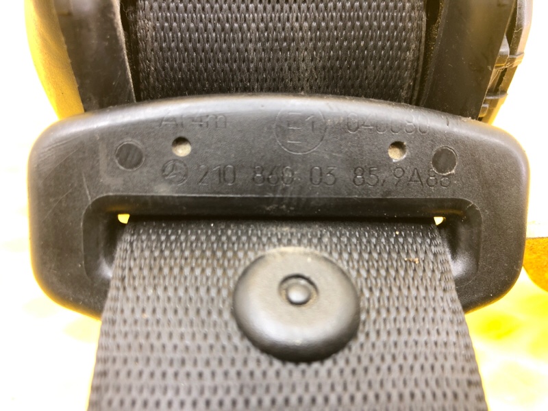 Ремень безопасности задний левый Mercedes-Benz E-Class 15.04.1998 W210