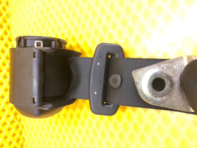 Ремень безопасности задний правый Mercedes-Benz E-Class 15.04.1998 W210