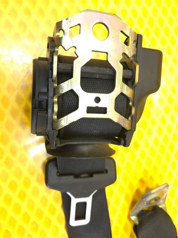 Ремень безопасности задний правый Mercedes-Benz E-Class 15.04.1998 W210