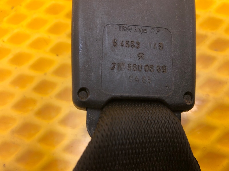 Замок ремня безопасности (ответная часть) Mercedes-Benz E-Class 15.04.1998 W210