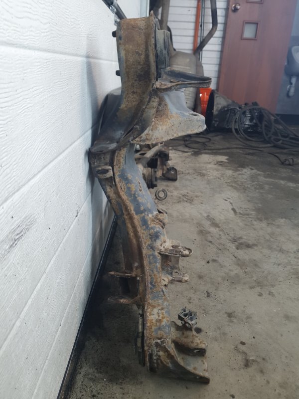 Подрамник Mercedes-Benz E-Class 15.04.1998 W210