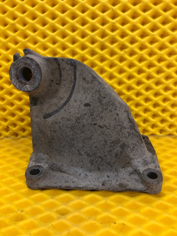 Кронштейн двигателя правый (опора) Mercedes-Benz E-Class 15.04.1998 W210