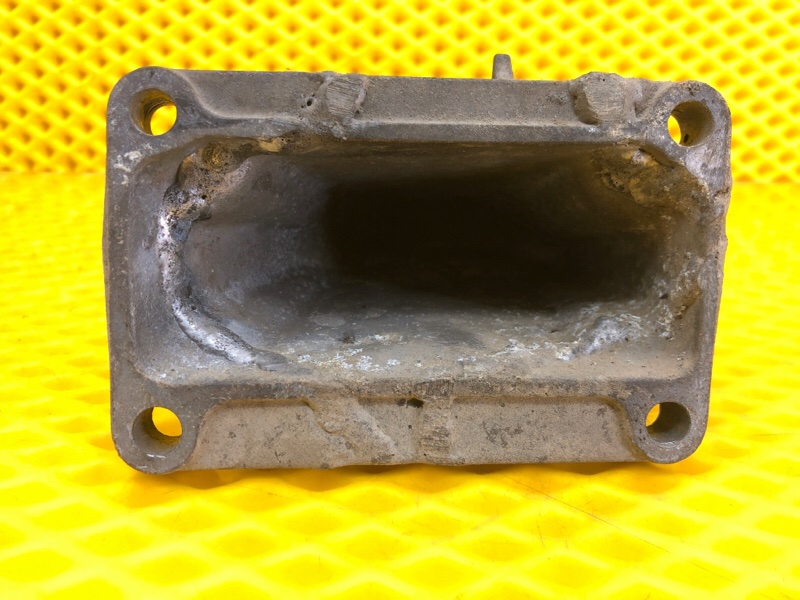 Кронштейн двигателя правый (опора) Mercedes-Benz E-Class 15.04.1998 W210