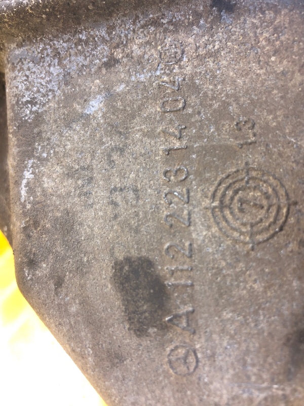 Кронштейн двигателя левый (опора) Mercedes-Benz E-Class 15.04.1998 W210