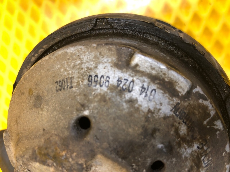 Подушка двигателя Mercedes-Benz E-Class 15.04.1998 W210