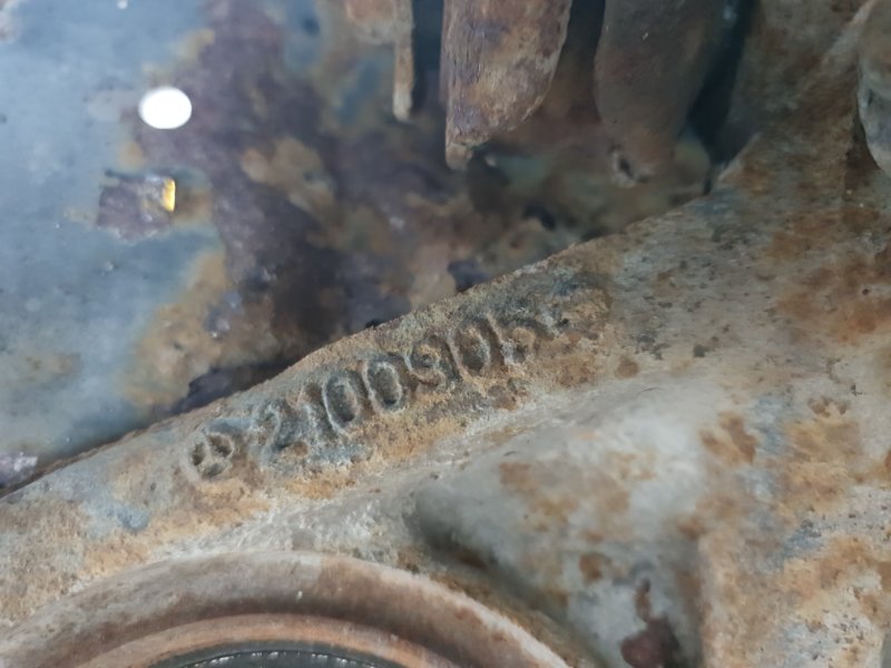 Кулак Mercedes-Benz E-Class 15.04.1998 W210