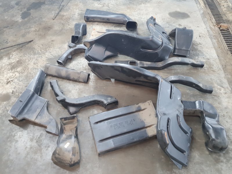 Воздуховод Mercedes-Benz E-Class 15.04.1998 W210