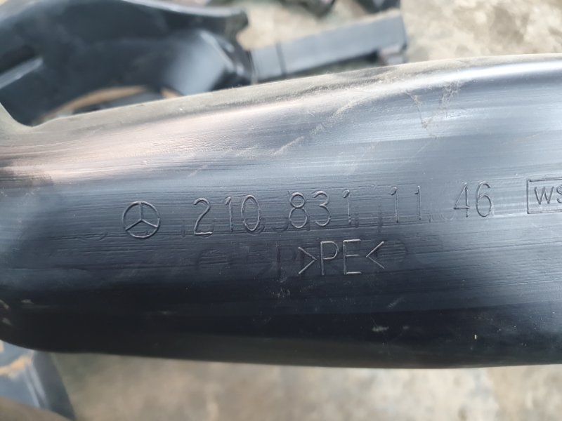 Воздуховод Mercedes-Benz E-Class 15.04.1998 W210