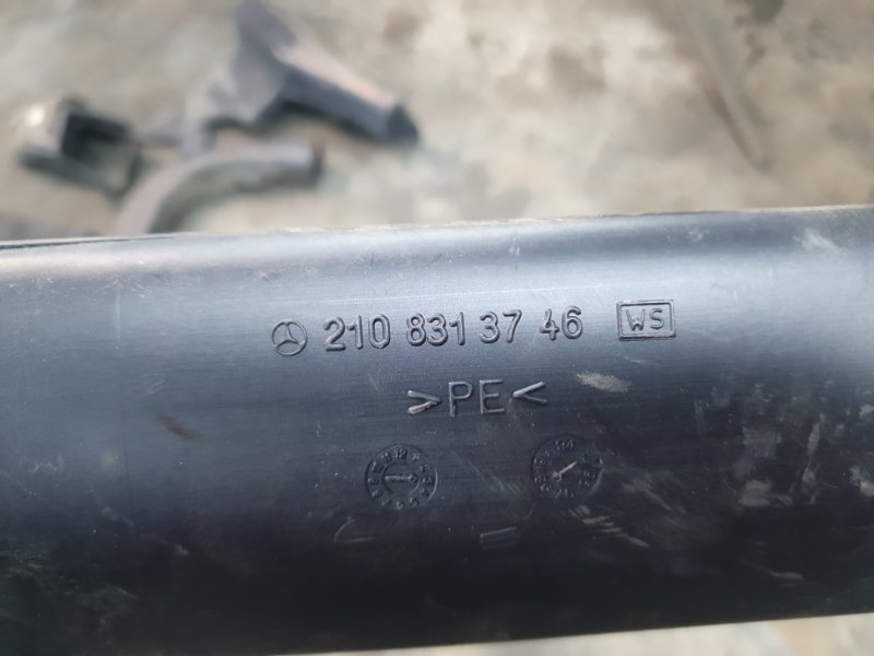 Воздуховод Mercedes-Benz E-Class 15.04.1998 W210